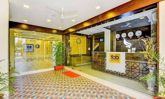 Vadapalani Hotel | Fabhotel Ruchikkoot Bay