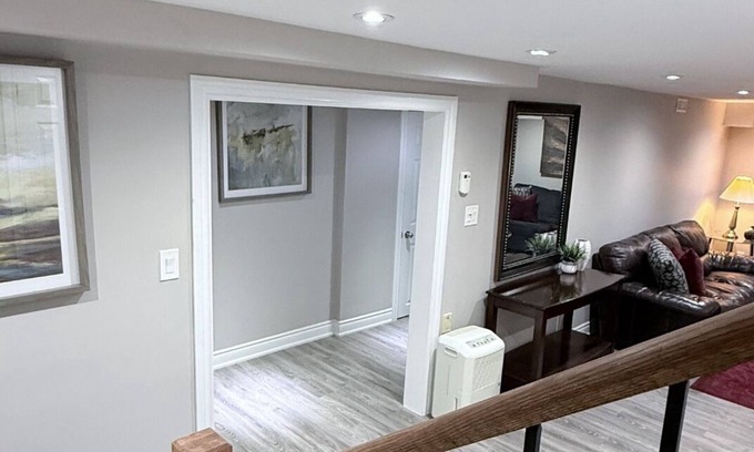 Whitby Apartment | Fabulous 2-bedroom apartment with AC in charming Whitby