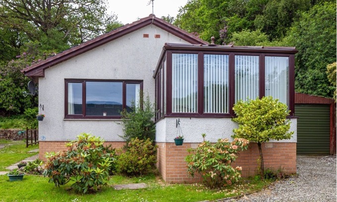 Kilmun House | Fabulous 3-bedroom bungalow overlooking the Holy Loch
