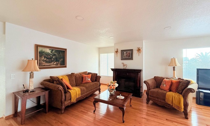 Del Mar Heights House | Fabulous 6-bedroom house in Del Mar with Ocean View!