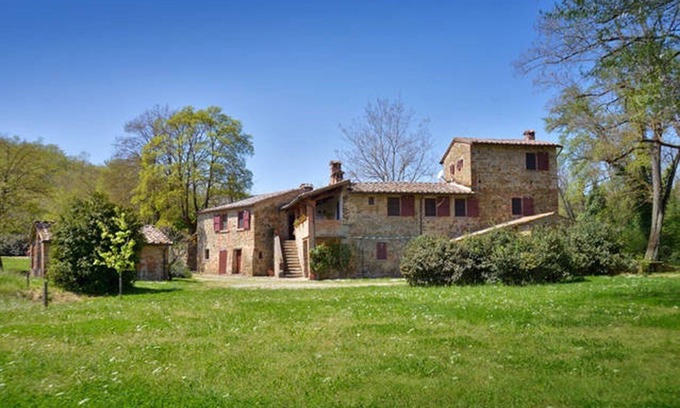 Lucignano Villa | FABULOUS 6BR HOME WITH WONDERFUL SWIMMING POOL & GARDEN IN THE HEART OF TUSCANY!