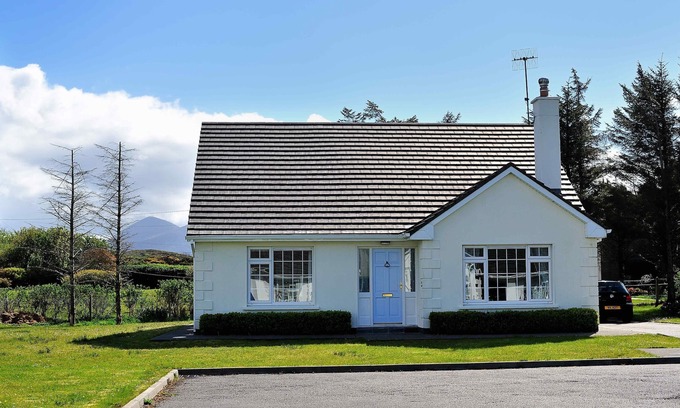 Clooncarrabaun Cottage | Fabulous cottage in a perfect location to explore The Wild Atlantic Way &Co Mayo