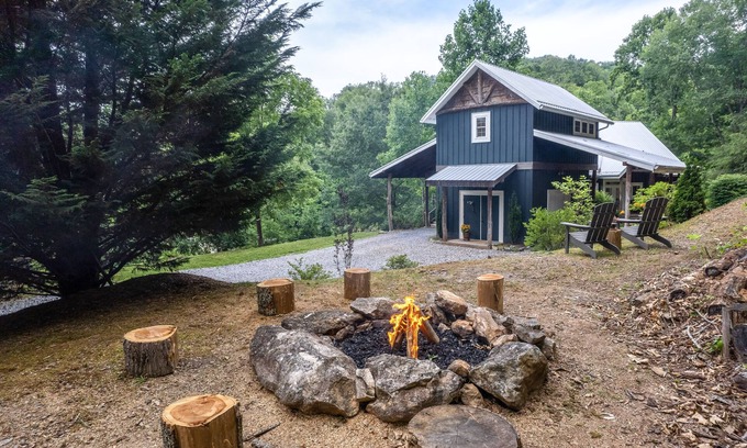 Asheville Apartment | Fabulous escape with firepit, stylish interior & central AC - near hiking