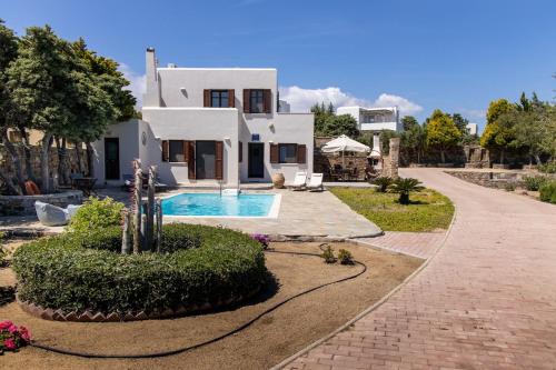 Agios Prokopios Villa | Fabulous Holiday Villa in Naxos Island