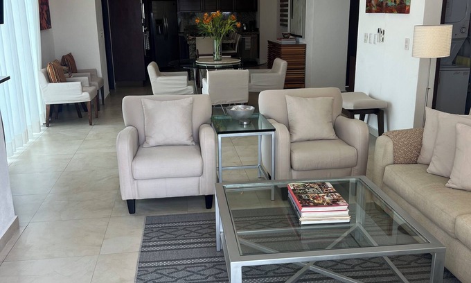Romantic Zone Condo | Fabulous Luxury Penthouse in Romantic Old Town!