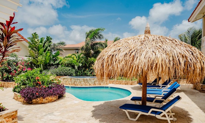 Bubali Apartment | Fabulous studio with tropical garden, pool and whirlpool at your doorstep