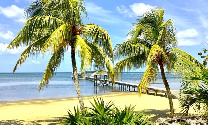 Antoneys Cay Apartment | Fabulous Sunsets, White Sand Beach - At The Perch In Sundancer Cabanas
