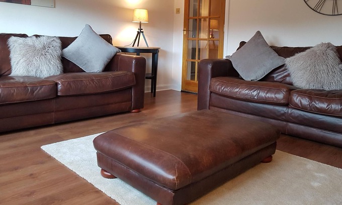 Largs Apartment | Fabulous Two bedroom Apartment With Free Parking