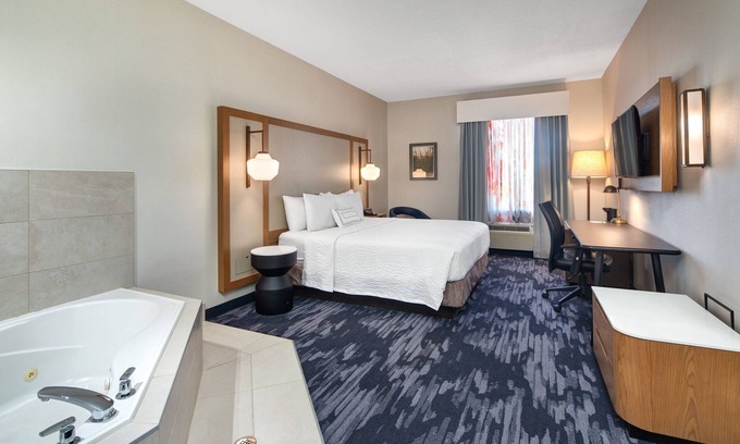 Clearview Hotel | Fairfield Inn by Marriott Toronto Oakville