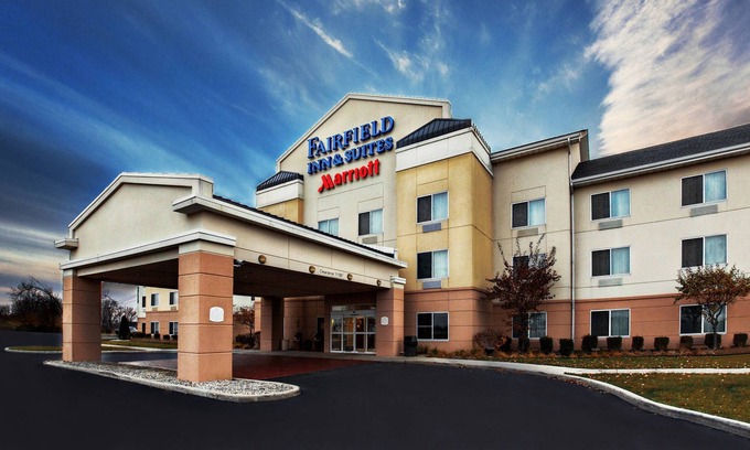 Toledo Hotel | Fairfield Inn & Suites by Marriott Toledo North