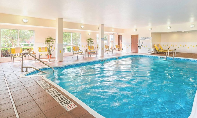 Park Central Hotel | Fairfield Inn & Suites Dallas Park Central