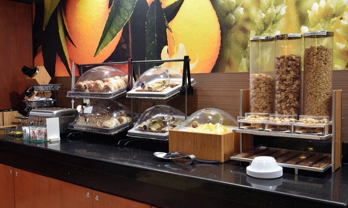 Windsor Locks Hotel | Fairfield Inn & Suites Hartford Airport