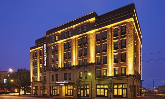 Yamacraw Village Hotel | Fairfield Inn & Suites Savannah Downtown/Historic District