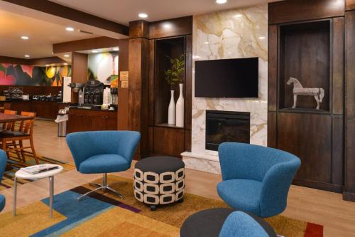 Jeffersonville Hotel | Fairfield Inn & Suites Louisville North