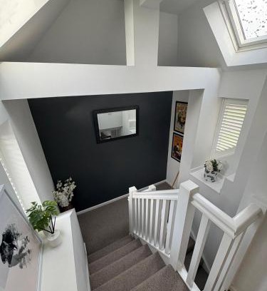 Kettering House | Fairfield Large 4 Bed Log Fire