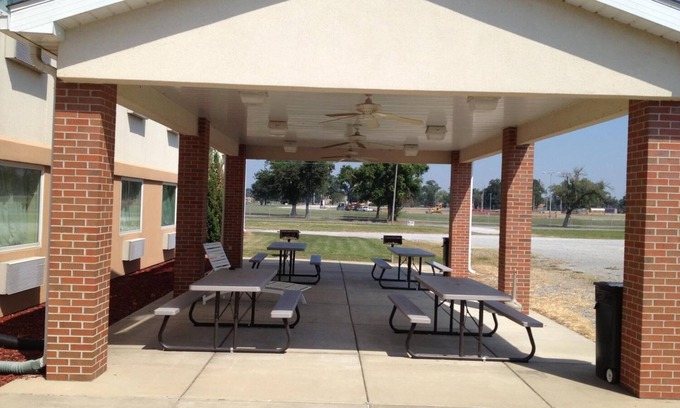 Du Quoin Hotel | Fairgrounds Inn
