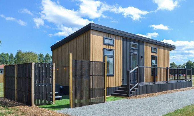 Cottingham Cottage | Fairways Retreat 2 - UK50247
