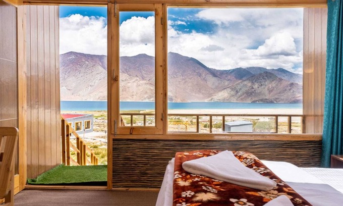 Leh Hotel | Falcon'S Cottages