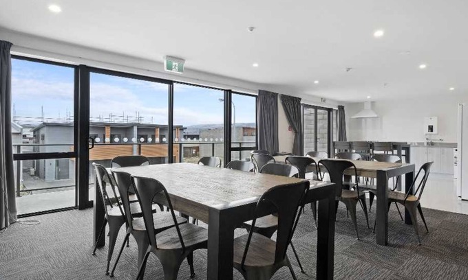 Lowburn House | Falcons Nest