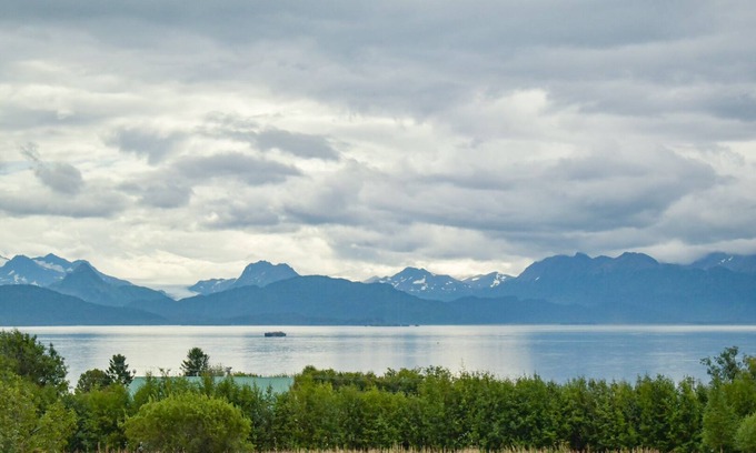 Kachemak House | Fall Deals! Panoramic Ocean and Mountain Views!