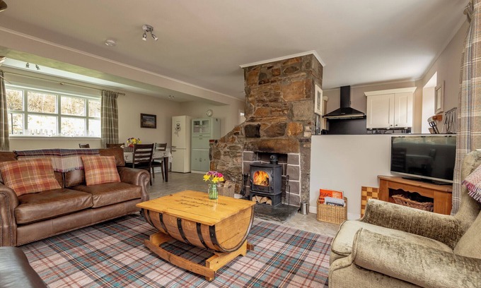 Glenlivet Cottage | Falls Cottage in Speyside on the edge of the stunning Cairngorms National Park.