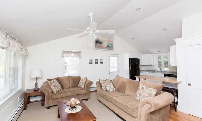 East Falmouth Cottage | Falmouth: Newly remodeled cottage near beaches and shopping