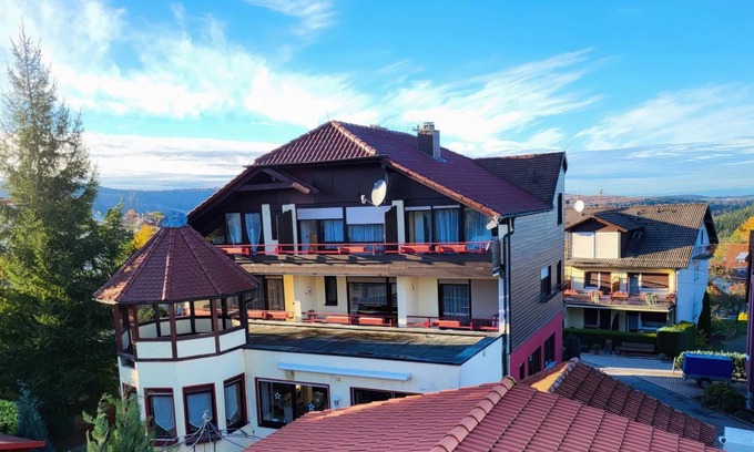 Rotensol Apartment | Familienzimmer Landhotel Schönblick mit Balkon und Schönen Fernblick 16