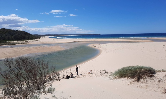 Lake Tabourie House | Family and pet friendly beach holiday home Lake Tabourie