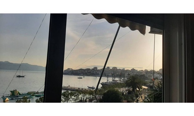 Sarande Apartment | Family apartment 1 by Hillside apartment TM