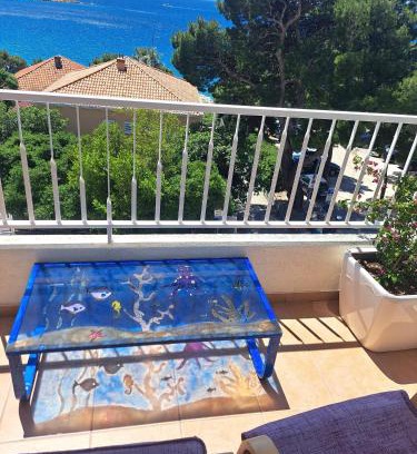 Donja luka Apartment | Family Apartment Green with a sea view and a free parking