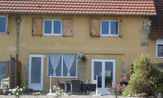 Biollet House | Family cottage in Auvergne, wifi and playground for a change of scenery