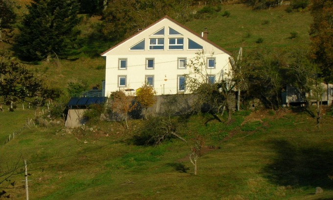 Travexin Apartment | Family cottage in Cornimont with WiFi and parking
