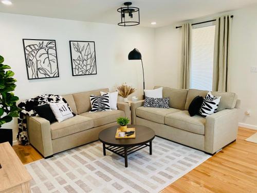 The Hill House | Family Favorite Heart of The Hill