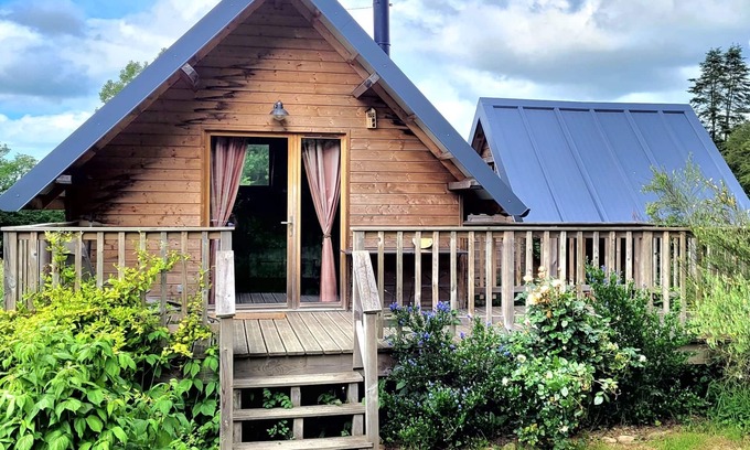 Sainte-Honorine-de-Ducy Apartment | Family lodge with terrace utha