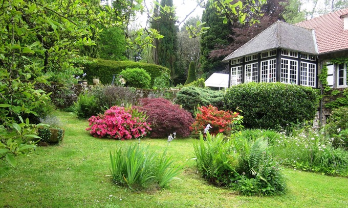 Chateauneuf-la-Foret Bed & Breakfast | Family friendly accommodation near Limoges with a swimming pool