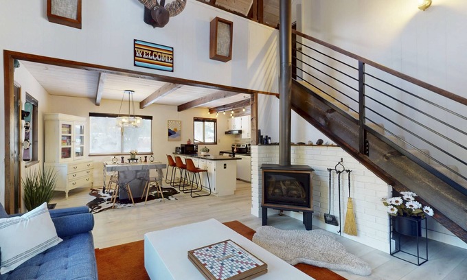 Tahoe Paradise Cabin | Family-friendly cabin with fireplace, bikes, loft, games, & skiing nearby