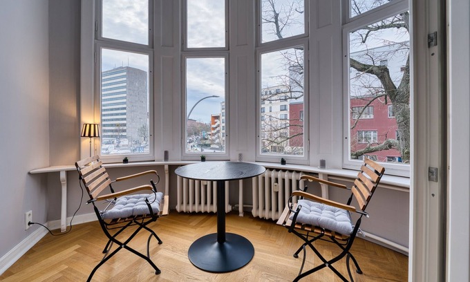 Wilmersdorf Apartment | Family-Friendly 2BR Apartment, Bright Winter Garden, 70m to Metro, Sleeps 6