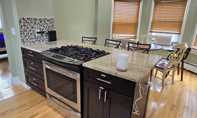Teaneck House | Family-friendly 3-bedroom house 25 minutes to NYC Manhattan