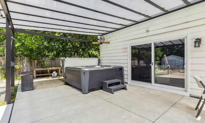 Lyndhurst House | Family-Friendly 3BR Retreat with Pool, Hot Tub & Spacious Yard