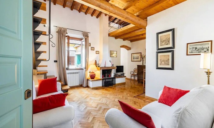 Sant' Ambrogio Apartment | FAMILY FRIENDLY, 5 STARS, TOP LOCATION, A/C, FREE WI/FI nSEE ALSO LISTING 92298