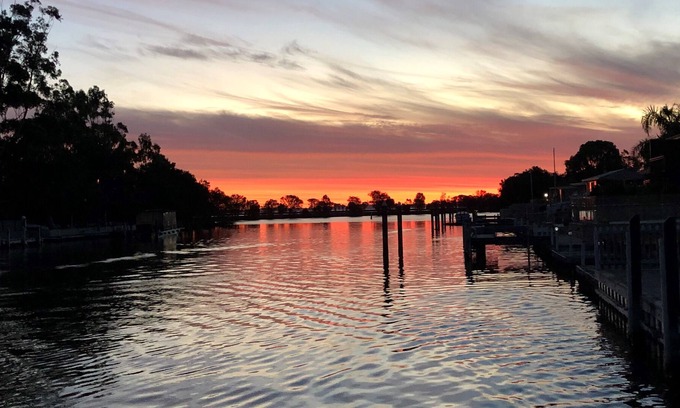 South Yunderup House | Family friendly, double storey on the water!