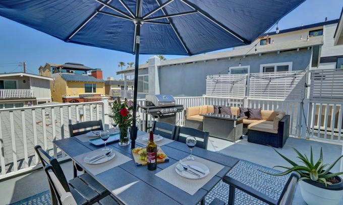 West Newport Apartment | Family-Friendly Beach Duplex