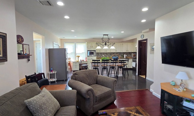 Keansburg House | Family-Friendly Beach House Just 1 Block from the Water in Keansburg!