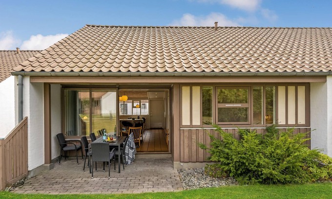 Gjern Apartment | Family friendly, bright cottage close to pretty nature.