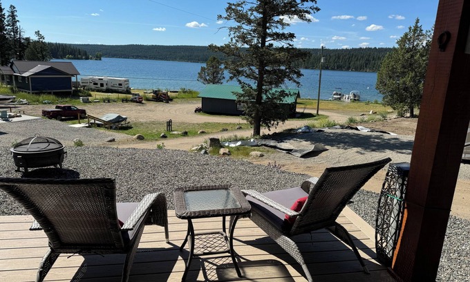 Lac La Hache Cabin | Family friendly Charming Lakeside cottage on Lac La Hache! Fun all year!