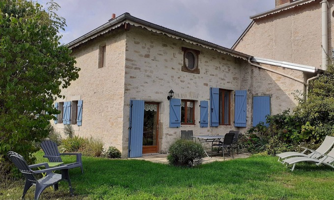 Saint-Germain Cottage | Family-friendly cottage with garden, wifi, baby gear, pet-friendly