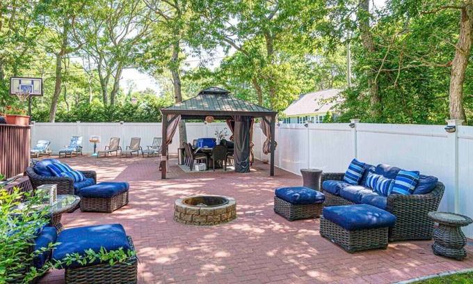 Centerville House | Family-Friendly Cape Cod Escape