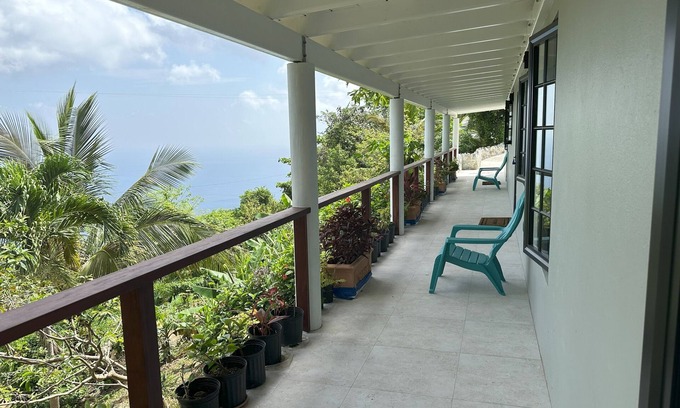 Great Mountain House | Family Friendly, centrally located - modern & spacious 2 bed 2 bath retreat.
