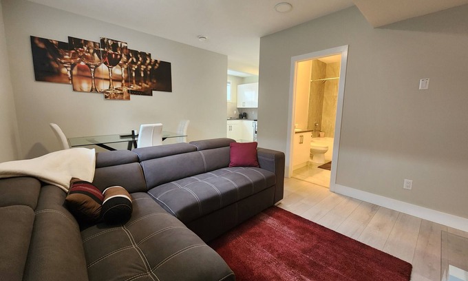 Southwest Edmonton House | Family-friendly, clean & affordable 2-BR basement suite close to YEG airport.
