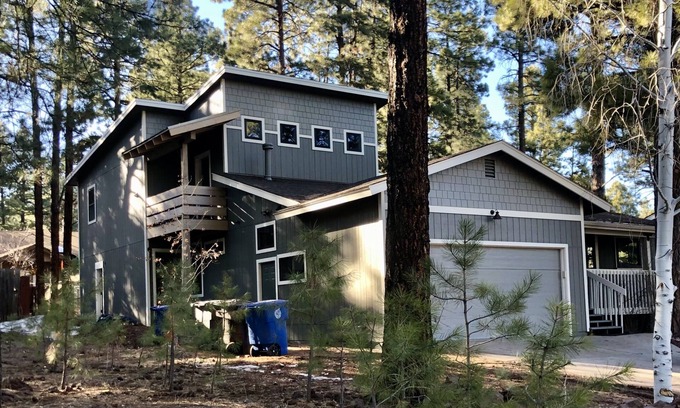Flagstaff House | Family Friendly, Clean & Cozy Getaway Licensed STR#009730